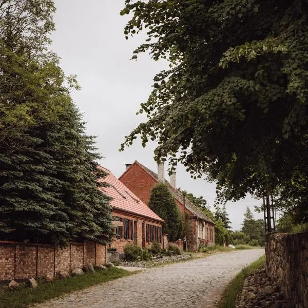 Osada pod Lipą, hotel v destinácii Ostrowice