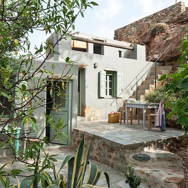 Nature Eco Living Serifos, hotel in Livadi