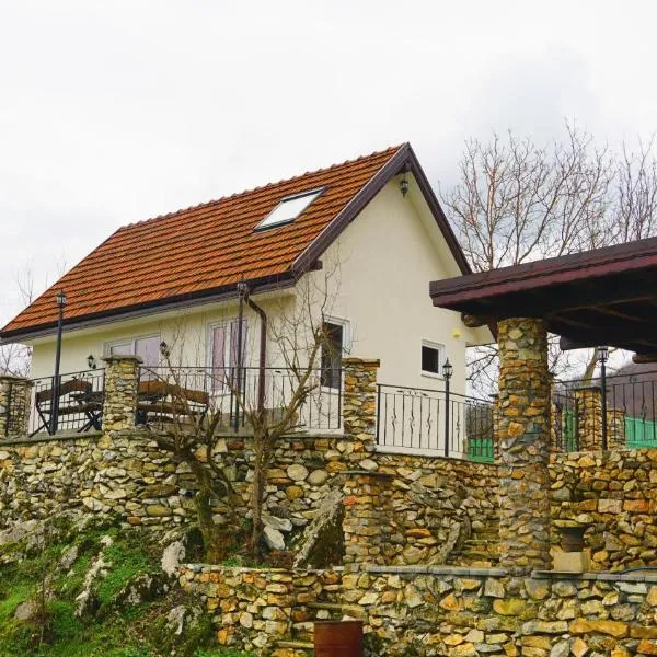 Вила Перуле Villa Perule - Handmade cozy wooden villa in the Rhodope mountain, hotell i Medevtsi