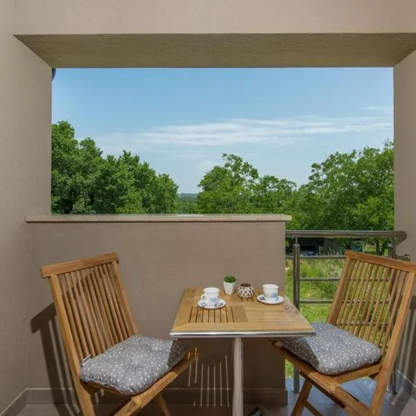 Dina Apartment, hotel in Dajla