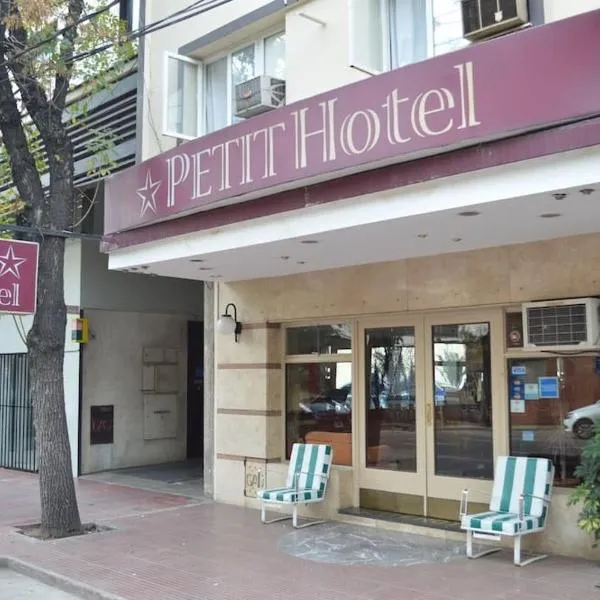 Hotel Petit, hotel en Mendoza