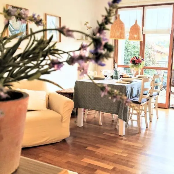 Appartamento La terrazza di Dora, hotel a Menaggio