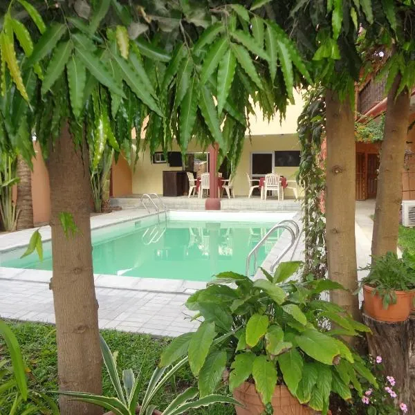 Roc Heights, Hotel in Bakau