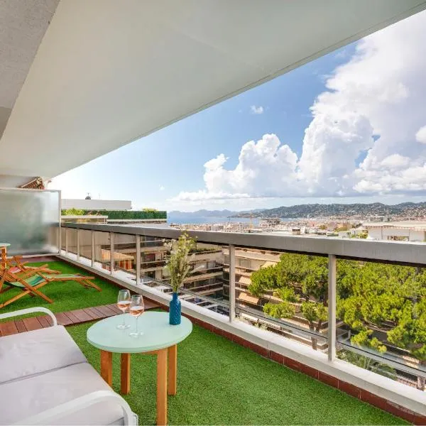 Coup de coeur! Vue mer! Terrasse dangle!, hôtel à Antibes