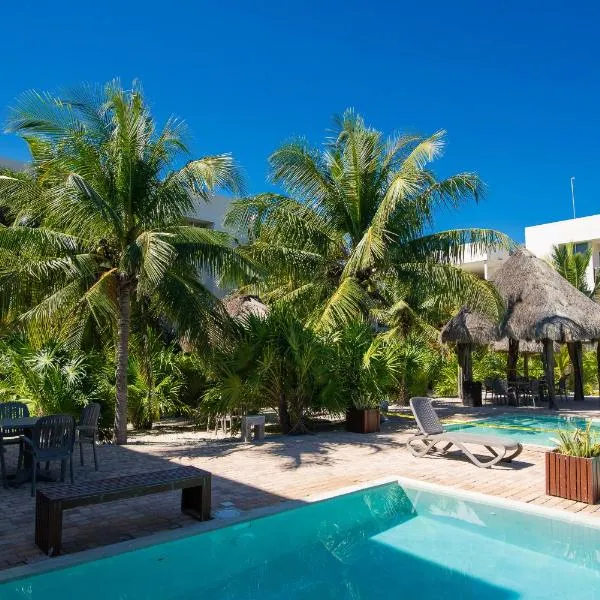 87965 Spacious and private retreat 1 block from the Ocean in Progreso East, hotel v destinaci Progreso