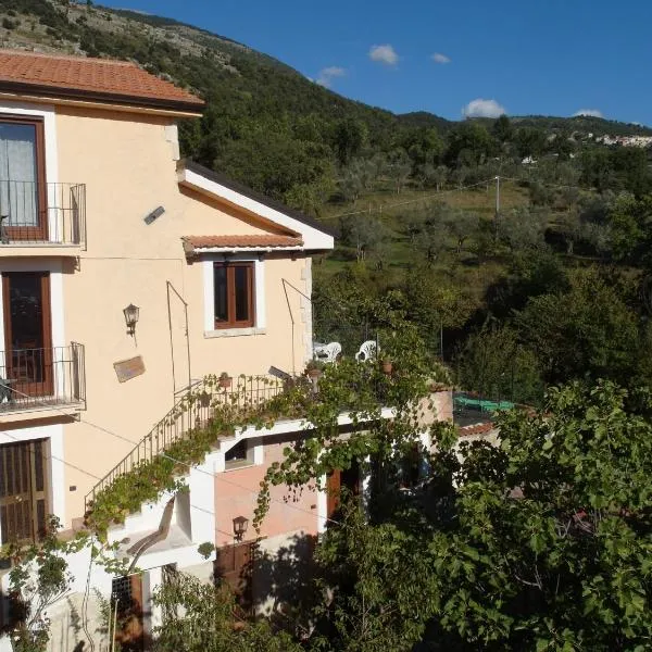 Stonehouse apartments, hotel di Balsorano Vecchio