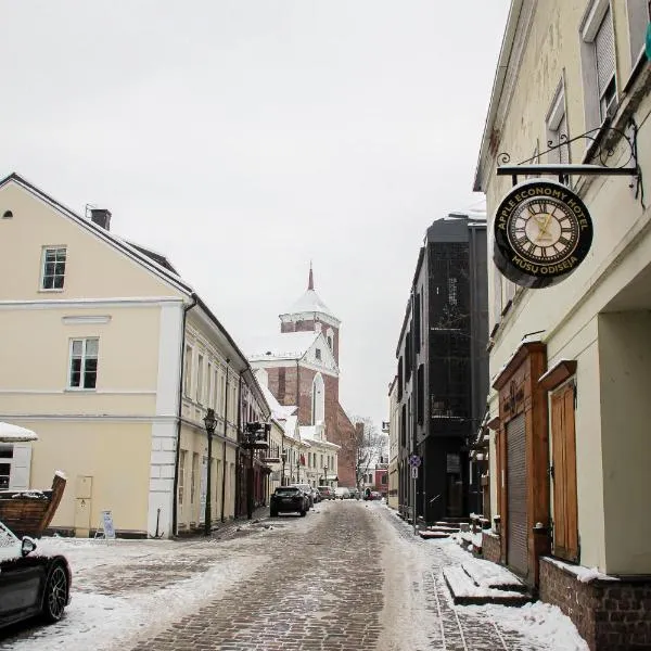 Apple Economy Hotel, hotel en Altoniškiai