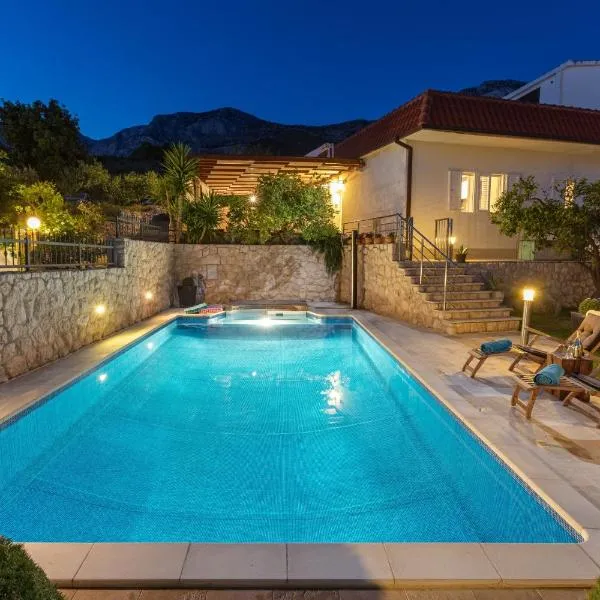 Villa OLD OLIVE, 3lovelyvillas, hotel i Podgora