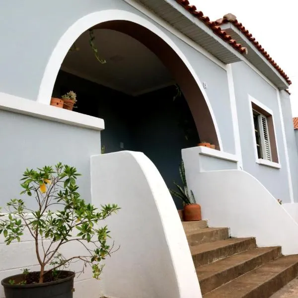 Casa dos Arcos Hospedaria, готель у місті Сан-Жуан-Батіста-ду-Глорія