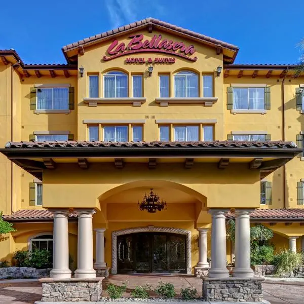 La Bellasera Hotel & Suites: Paso Robles şehrinde bir otel