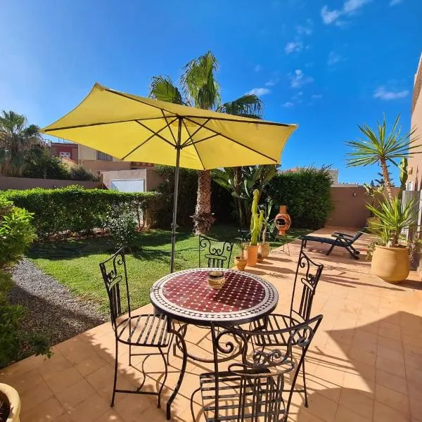 Villa plage mirleft, hotel in Mirleft
