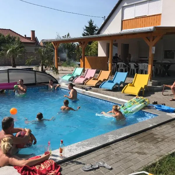 Nice Big House – hotel w mieście Balatonfenyves