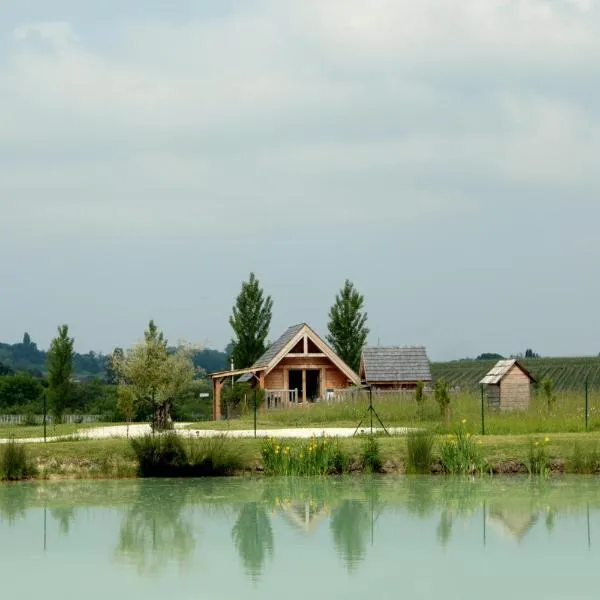 Shanti Lac Cabanes gîtes insolites et espace bien-être Bordeaux, hotel em Berson