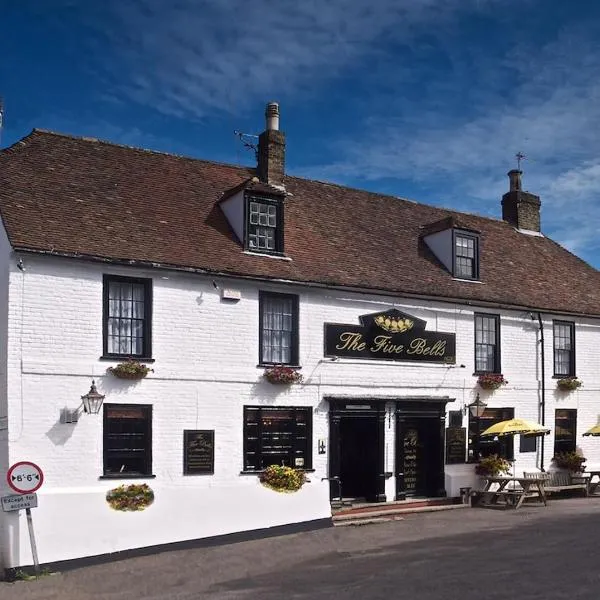 The Five Bells, Eastry، فندق في وُمينسوولد