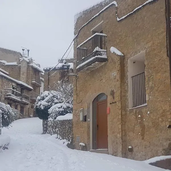 Casa Rural La Vinyeta, hotel v mestu Ballestar
