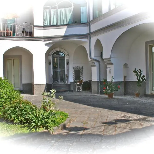 Home La Corte, hotel v destinaci SantʼAntimo