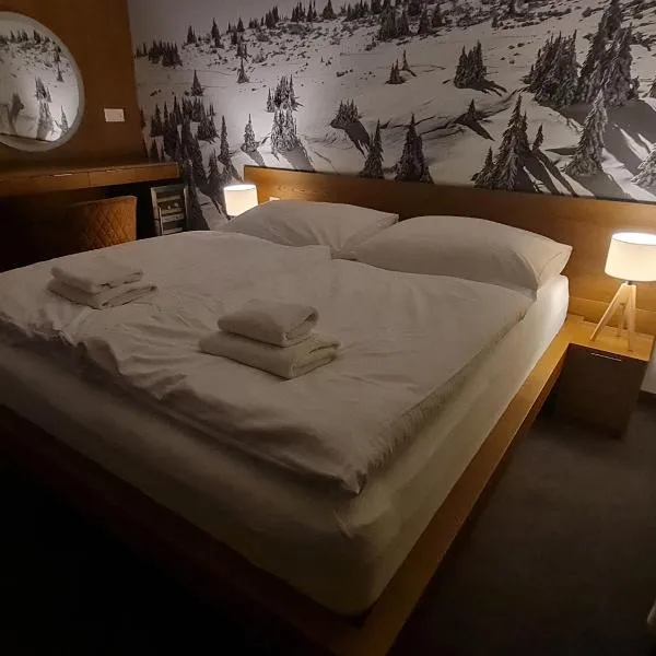 Snowland Apartmány, hotell i Valča