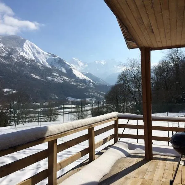 Chalet de l'Ours Brun, gîte 3 étoiles, hotel i Gère-Belesten