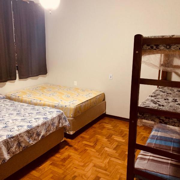 Casa Familiar Proença 15 solteiros ou 21 se 2 nas camas de casais - Foto 2