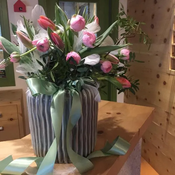 Fedaia Joy B&B, hotel in Canazei