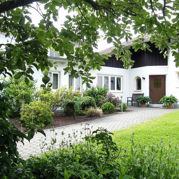 Landhaus Oberrainer, hotel v destinaci Bad Griesbach