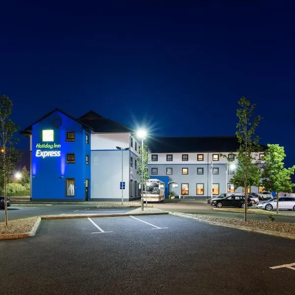 Holiday Inn Express Antrim by IHG, hotel v destinaci Antrim