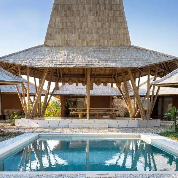 Maringi Sumba by Sumba Hospitality Foundation, hôtel à Weetebula