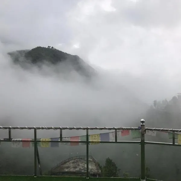 Icebergs Mussoorie - A Boutique stay and 24 hrs roof top cafe, hotel din Mussoorie