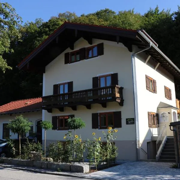 Ferienwohnung Heer, khách sạn ở Marquartstein