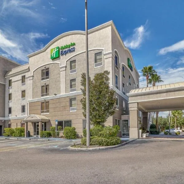 Holiday Inn Express Hotel & Suites Clearwater US 19 North, an IHG Hotel, hotel di Safety Harbor