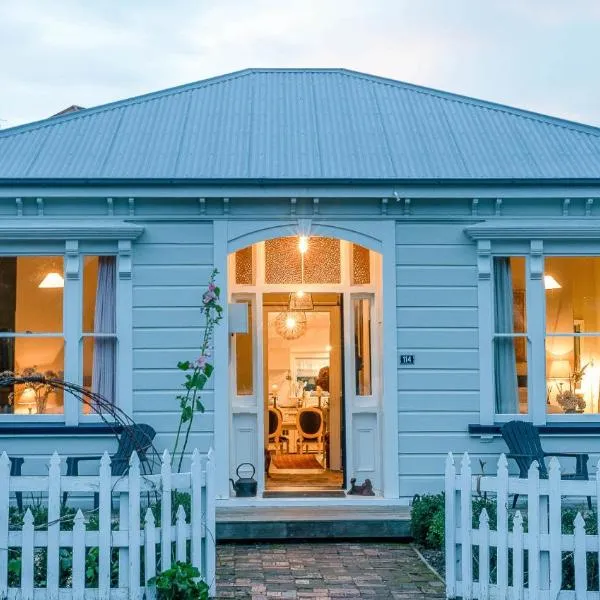 Villa Akaroa - Akaroa Pet Friendly Holiday Home, hotel in Akaroa