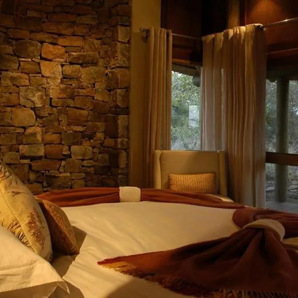 Buffalo Ridge Safari Lodge: Melorane şehrinde bir otel
