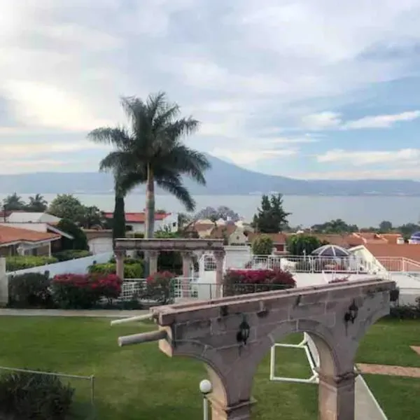 departamento paraiso lago Raquet Club, hotel en San Cristóbal Zapotitlán