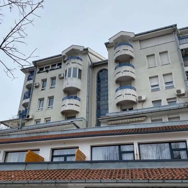 Super seven inn, hotel v Bělehradě