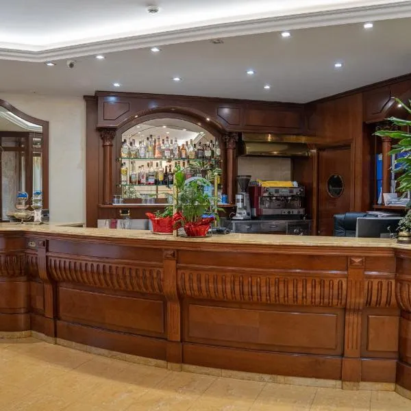 Hotel La Noce, hotel Chivassóban