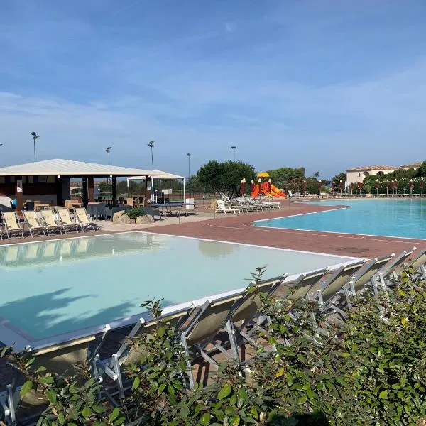 Club Esse Gallura, hotel v destinaci Aglientu