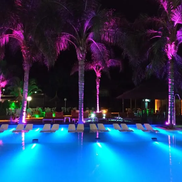 Hotel Termal Emperatriz Termas de Río Hondo、テルマス・デ・リオ・オンドのホテル