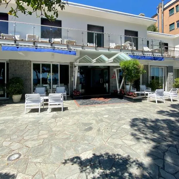 Piccolo hotel le Palme, hotel em San Bartolomeo al Mare