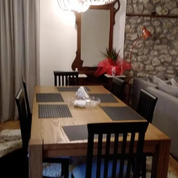 CRECIAN WATER FRONT, hotel in Egira
