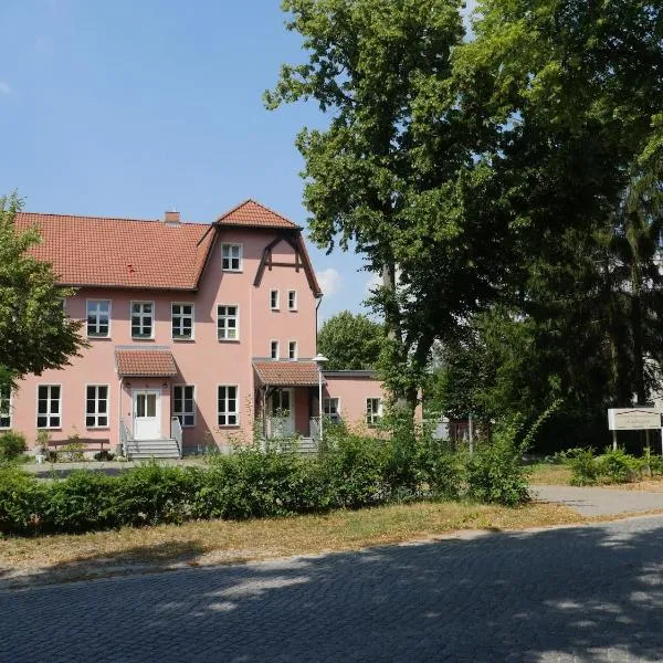 Touristisches Begegnungzentrum Melchow, hotelli kohteessa Trampe