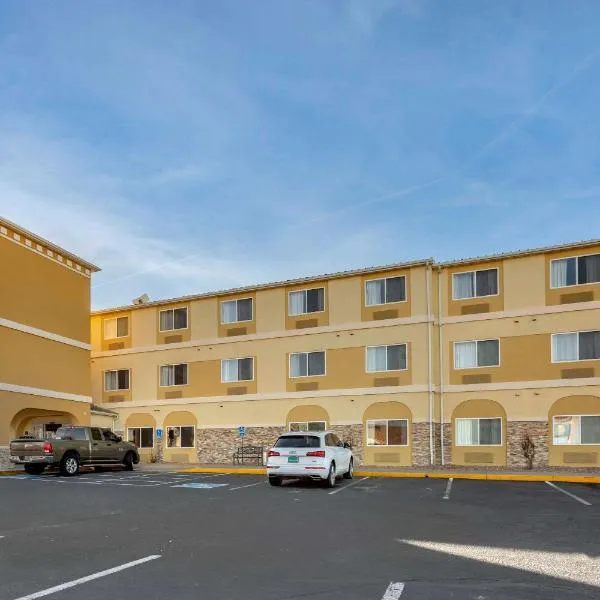 Comfort Inn & Suites Alameda at Albuquerque Balloon Fiesta Park，阿爾伯克基的飯店