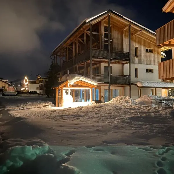 Garni - Hotel Am Burghuegel, hotel v destinaci San Candido