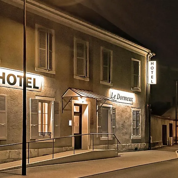 Hôtel Le Dormeux, hotel v destinaci Mehun-sur-Yèvre