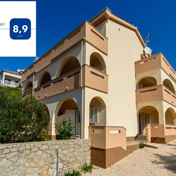 Apartments Esad، فندق في كورنيك