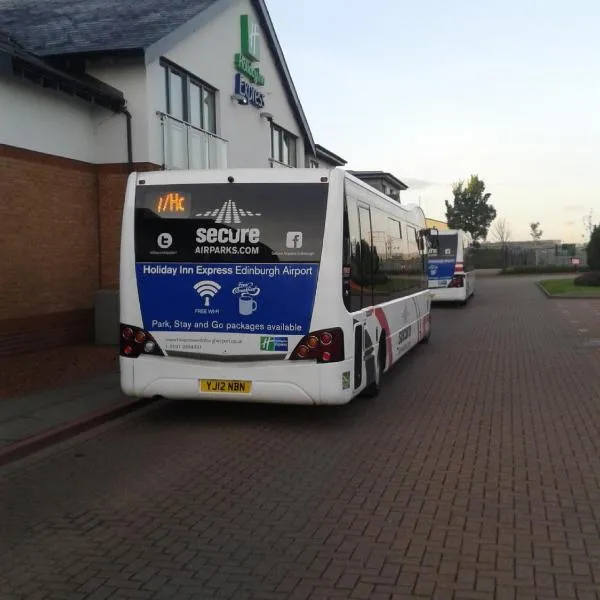 Holiday Inn Express Edinburgh Airport by IHG, מלון באינגליסטון