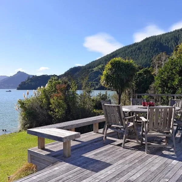 Ngaire's Haven - Mahau Sound Holiday Home, hotel v destinaci Ohingaroa