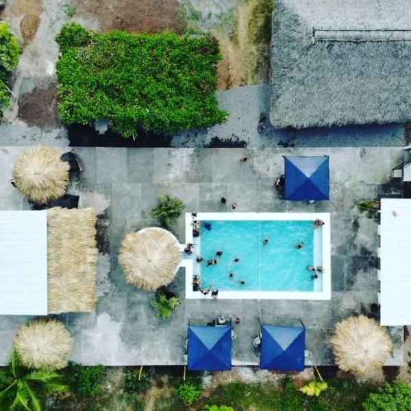 Badaboom Hostal & Surf, hotel v destinaci Aposentillo