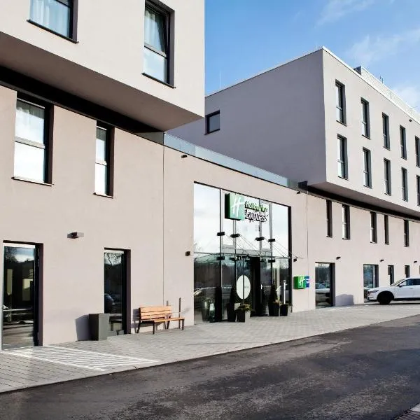 Holiday Inn Express - Trier, an IHG Hotel, hotel di Trier