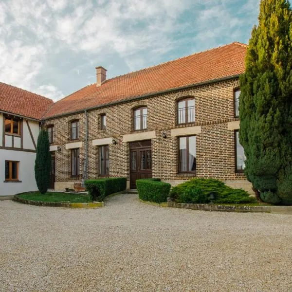 La Chambre D'amis LA COSTIGNIERES, hotel en Dierrey-Saint-Julien