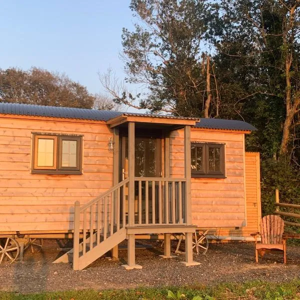 Lle Mary - Beautiful views, Hot tub, Secluded, Dog Welcome, Barmouth, hotel in Llanddwywe